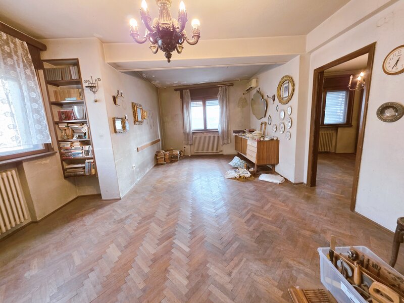 Caderea Bastiliei, Piata Romana vanzari apartament 2 camere etaj 1, balcon