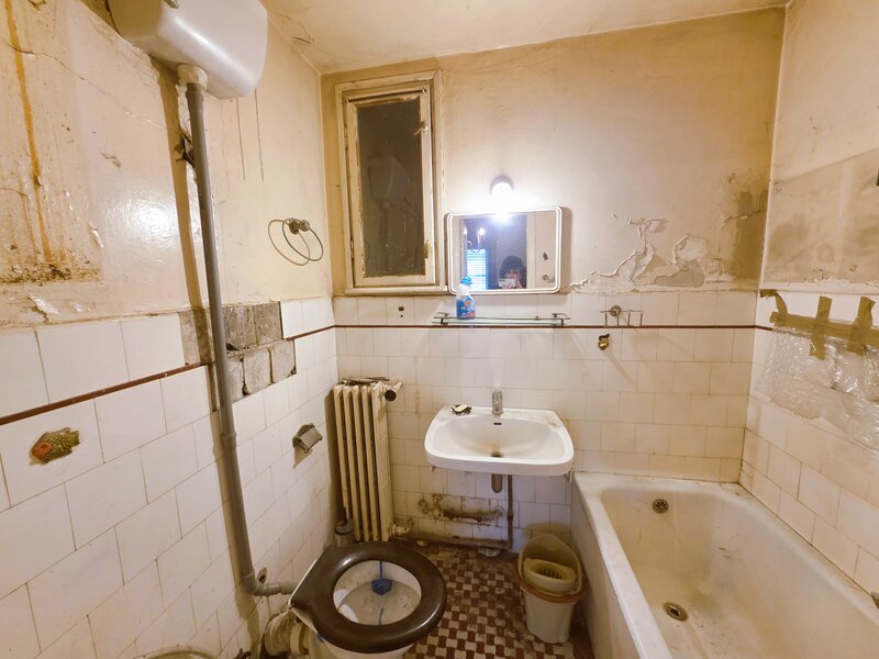 Caderea Bastiliei, Piata Romana vanzari apartament 2 camere etaj 1, balcon